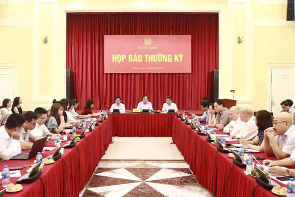 Bộ Xây dựng tổ chức họp báo thường kỳ