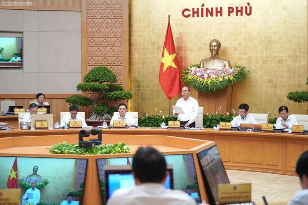 Thủ tướng: Tình hình 9 tháng tốt hơn so với dự báo