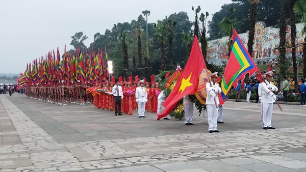 Trang nghiêm dâng hương tưởng niệm các Vua Hùng