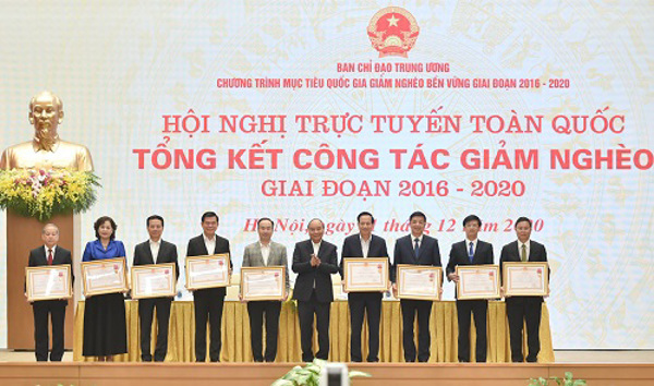 Thủ tướng Nguyễn Xuân Phúc: Giảm nghèo là nhiệm vụ mang đậm tình người nhất