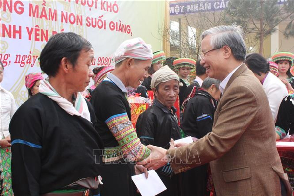 Lãnh đạo Đảng, Nhà nước, MTTQ Việt Nam thăm, trao quà Tết cho các đối tượng chính sách