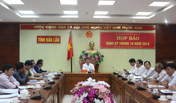 UBND tỉnh họp báo định kỳ tháng 10/2018