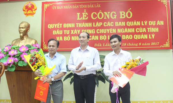 Công bố Quyết định thành lập và bổ nhiệm cán bộ lãnh đạo, quản lý các Ban Quản lý dự án đầu tư xây dựng chuyên ngành của tỉnh