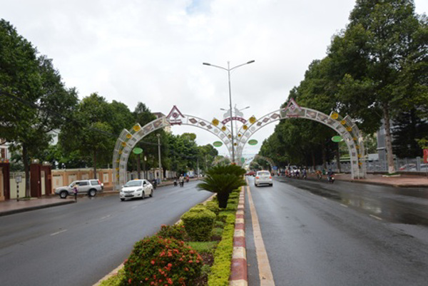 (daklak.gov.vn) Thành phố Buôn Ma Thuột quyết tâm xây dựng nếp sống văn minh đô thị hiện đại và giàu bản sắc