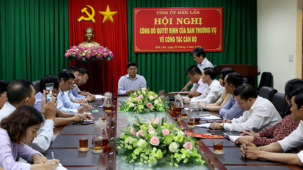 Công bố quyết định của Ban thường vụ Tỉnh ủy về công tác cán bộ