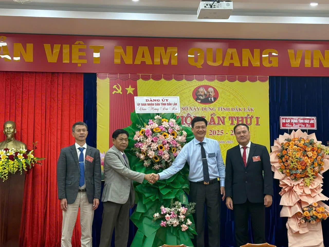 DU UBND tinh tang hoa.jpg