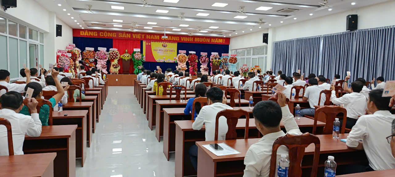 bieu quyet thong qua cac chi tieu.jpg