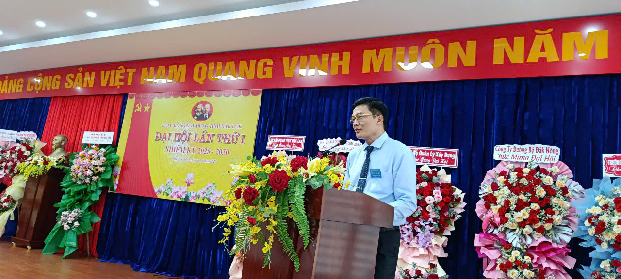 lanh dao DU UBND tinh phat bieu chi dao tai hoi nghi.jpg
